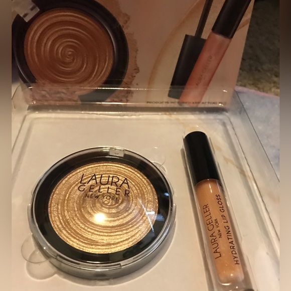 Laura Geller Glow Beyond highlighter & lipgloss set - Picture 3 of 4
